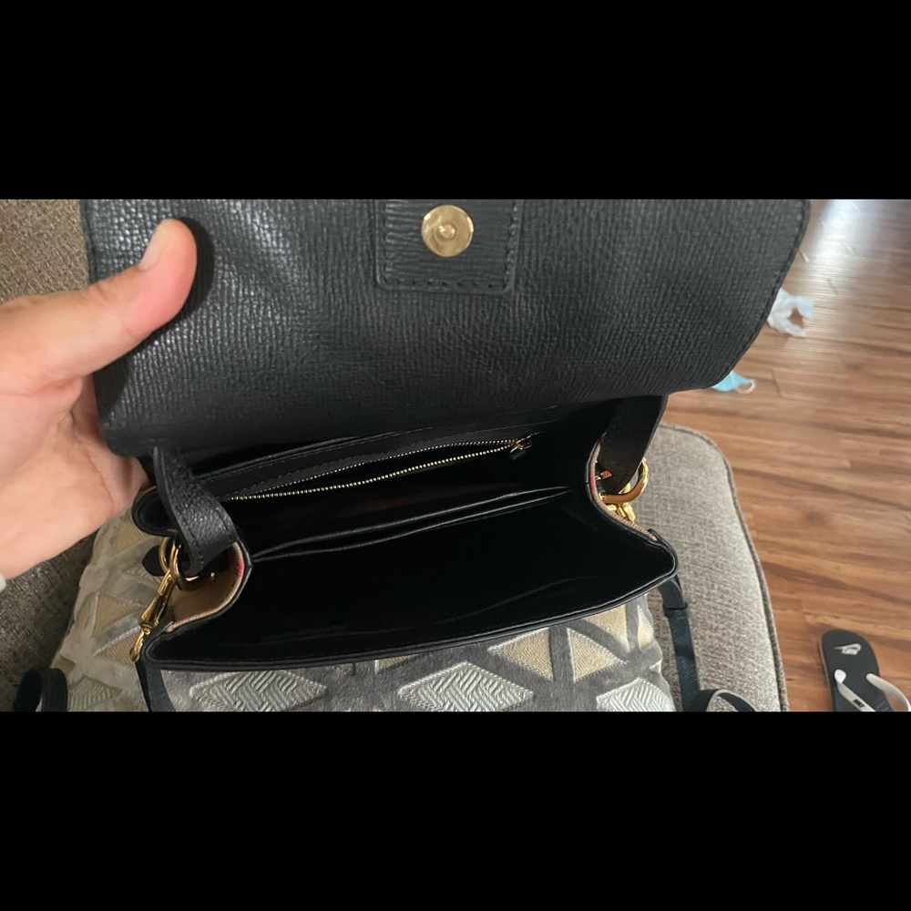 Burberry handbag - Picture 2 of 8